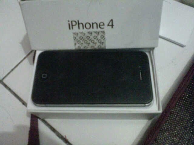 Iphone 4 CDMA 16Gb 2nd Bandung 1,4jt fullset