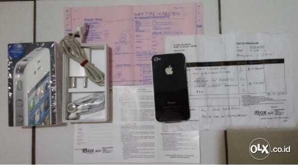 Iphone 4S 16Gb Black Fu Garansi Resmi Ses/Tam/Erajaya