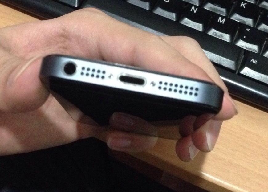 WTS iPhone 5 black 16gb Surabaya