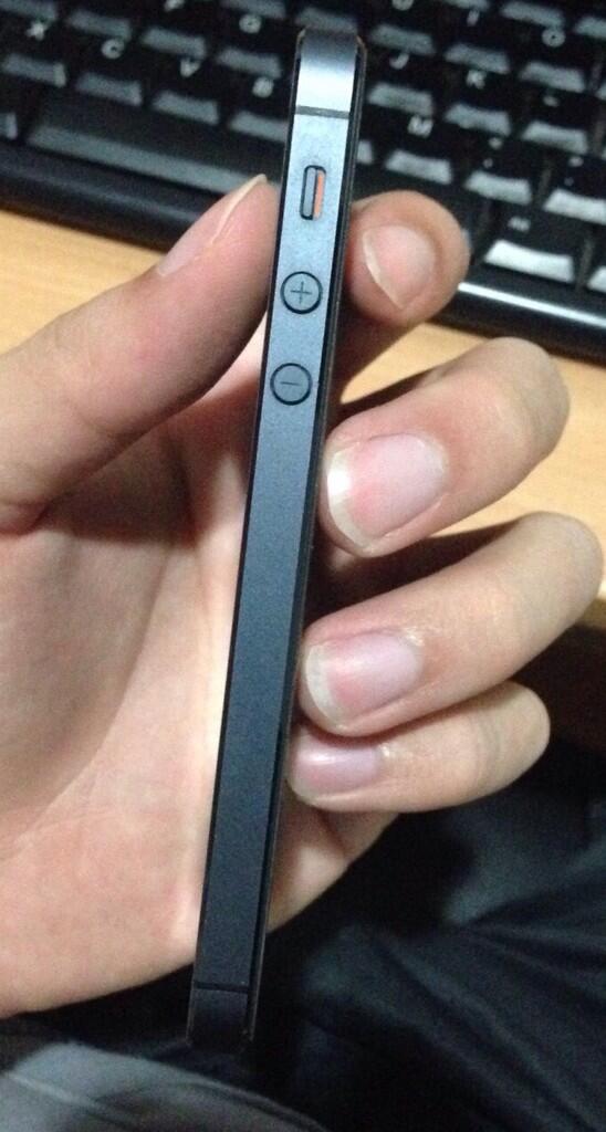 WTS iPhone 5 black 16gb Surabaya