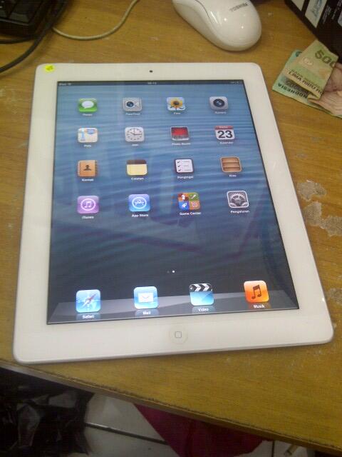 dijual second ipad 2 16gb wifi only murah saja (ropikin)
