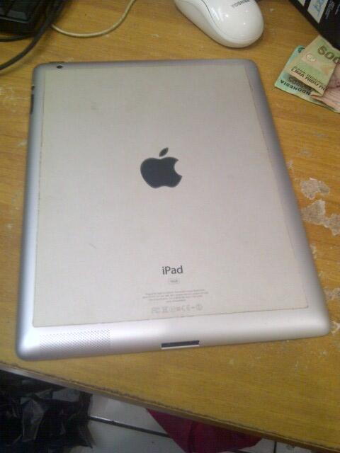 dijual second ipad 2 16gb wifi only murah saja (ropikin)