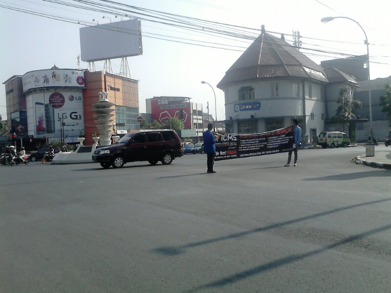 kayaknya ini kumpulan orang suci