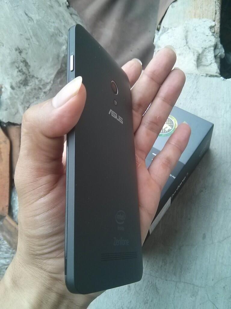 Asus Zenfone 5 Mulus 99% Fulset Garansi GMT Nego Like New