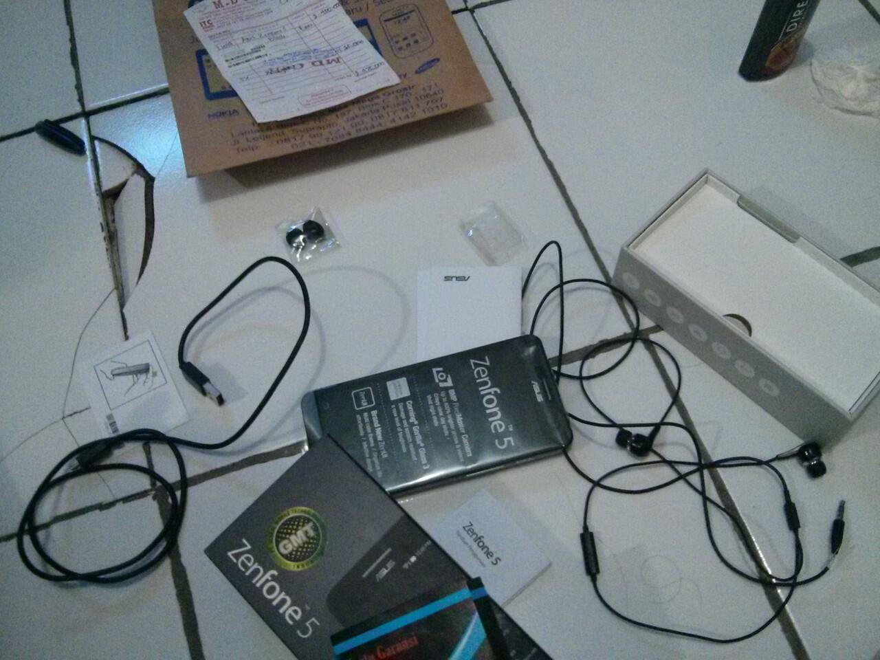 Asus Zenfone 5 Mulus 99% Fulset Garansi GMT Nego Like New