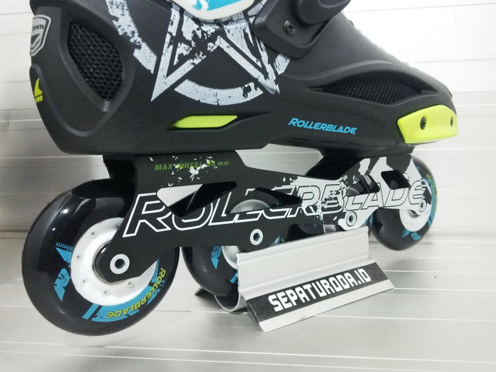 Terjual Jual sepatu  roda  inline skate rollerblade Storm 