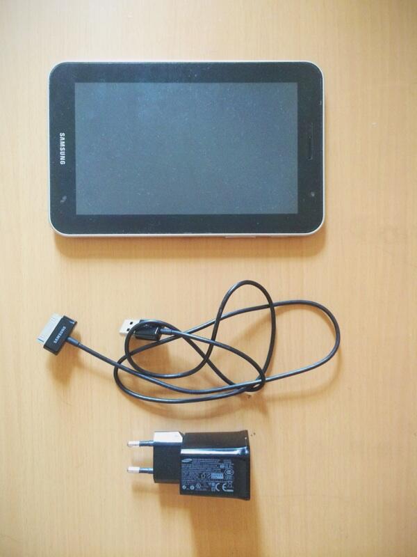 Samsung galaxy 7 Plus (GT-P6200) device+charger+kabel