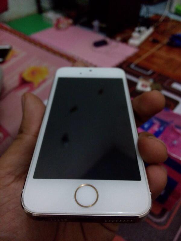 Cari Iphone 5s gold 16 GB cuma 6,4jt mulus garansi jogja solo  KASKUS