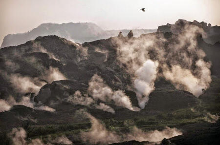 JHARIA – DESA DI TENGAH BATUBARA YANG MEMBARA (+PICT)