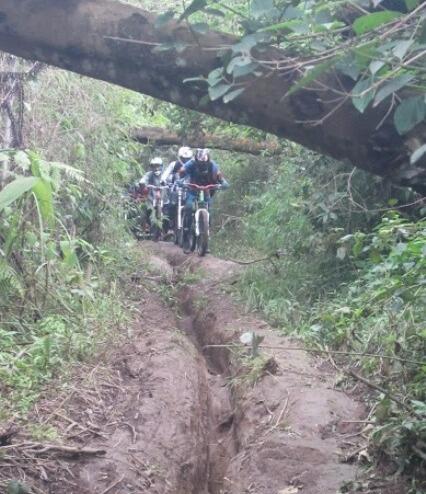 &#91;catper&#93; Bikepacker ke atas awan - puncak B29 Lumajang