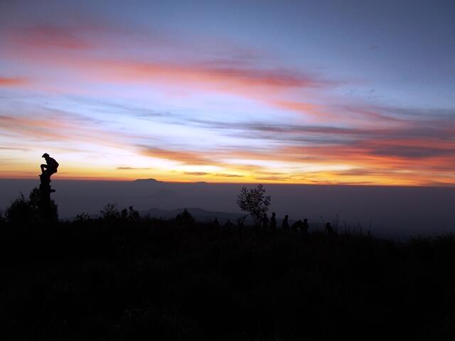 &#91;catper&#93; Bikepacker ke atas awan - puncak B29 Lumajang