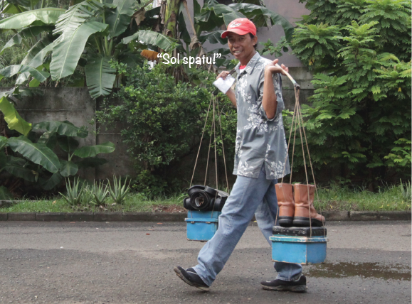 Profesi yang sudah hampir punah dijakarta , cekibrott !!