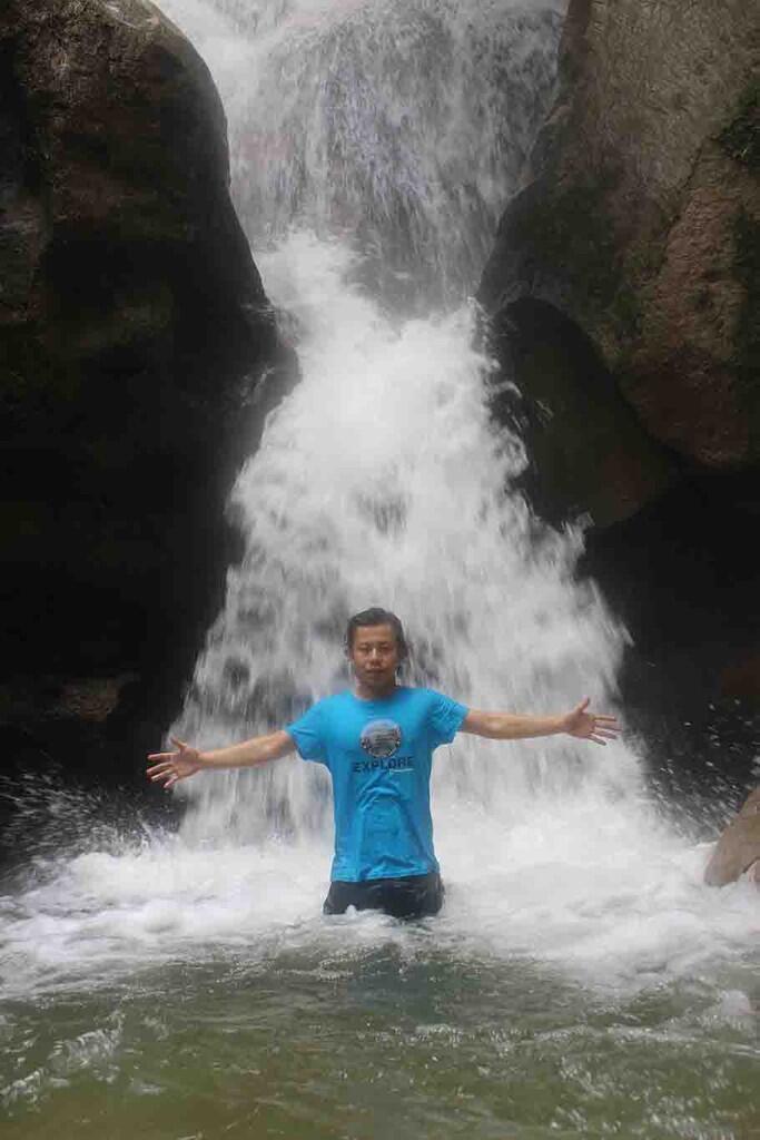 DANAU LINTING DAN AIR TERJUN PELANGI