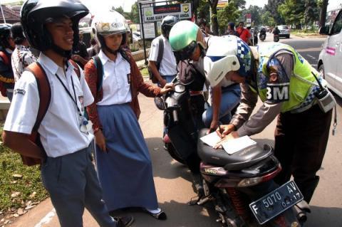 10 CARA MENJADI SEORANG AYAH YANG HEBAT.