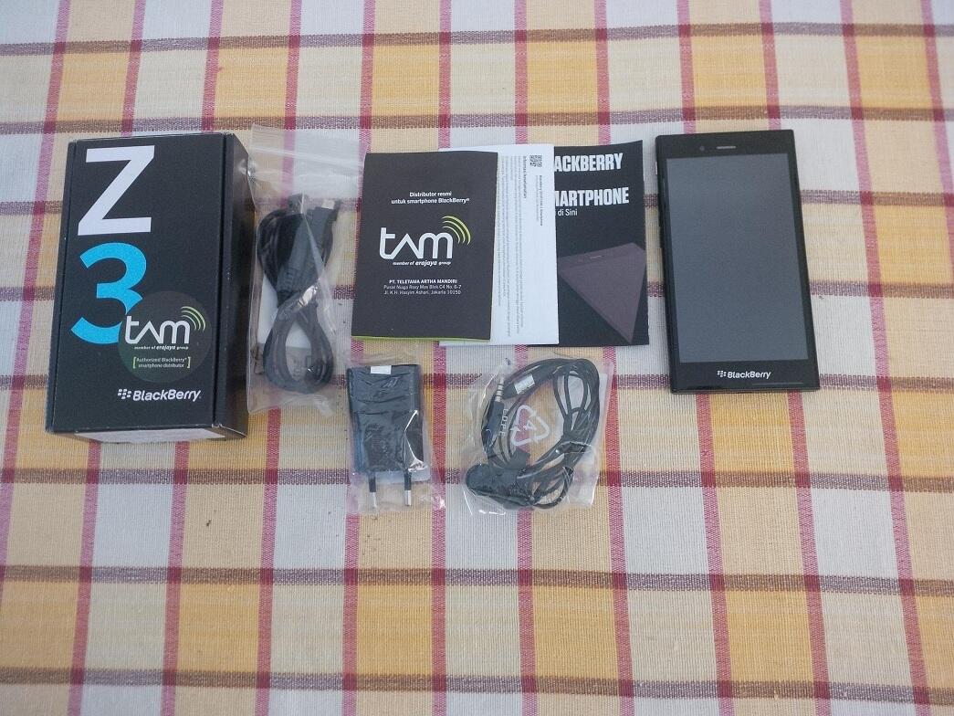 Terjual WTS Blackberry/bb Z3 black 2nd mulus garansi TAM 