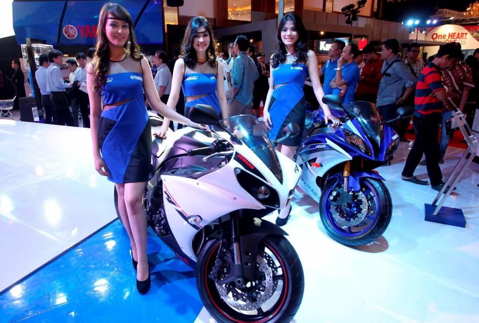 FOTO:: Gadis-Gadis SPG Cantik dan Sexy di di Indonesia Motorcycle Show 2014