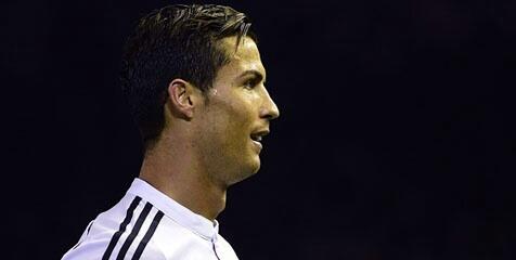 Bocah india tak sangka dampingi RONALDO