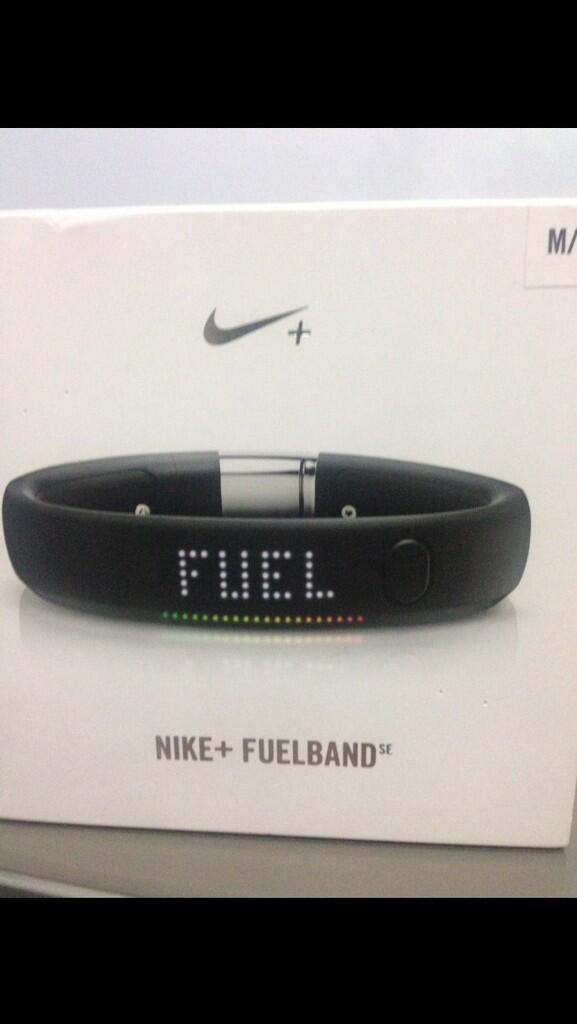 NIKE FUELBAND SE LIMITED EDITION black silver