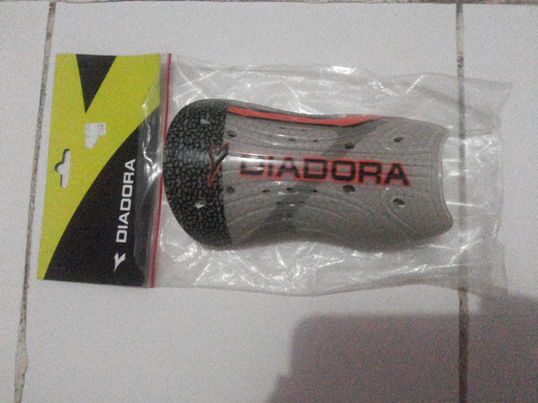 Deker/Shin Guard Diadora dan Lotto ORIGINAL