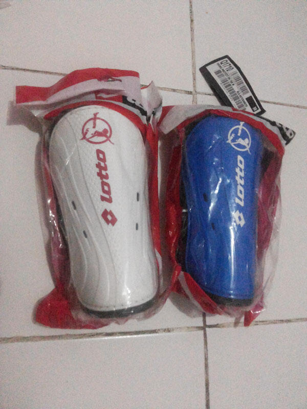 Deker/Shin Guard Diadora dan Lotto ORIGINAL