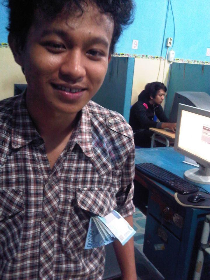 &#91;MEWEK&#93; MA Menyesal Pasang Foto Vulgar 'Jokowi' di Facebook