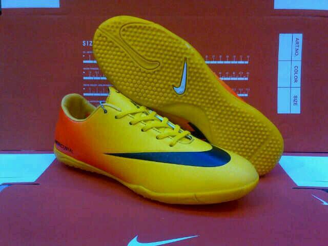 MUMER! Sepatu Futsal Mizuno, adidas, nike, puma