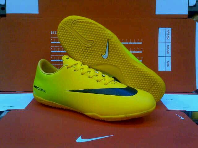MUMER! Sepatu Futsal Mizuno, adidas, nike, puma