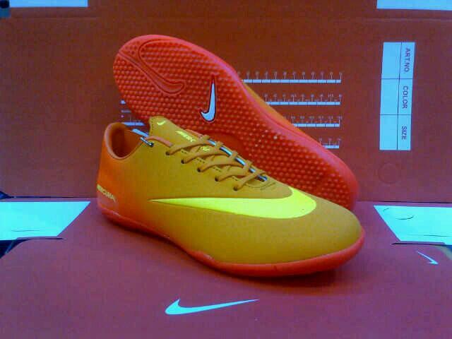 MUMER! Sepatu Futsal Mizuno, adidas, nike, puma