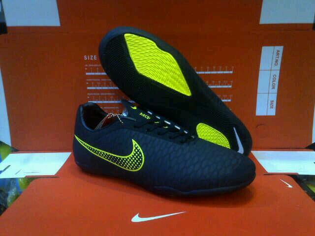 MUMER! Sepatu Futsal Mizuno, adidas, nike, puma