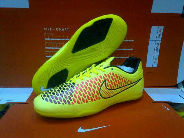 MUMER! Sepatu Futsal Mizuno, adidas, nike, puma