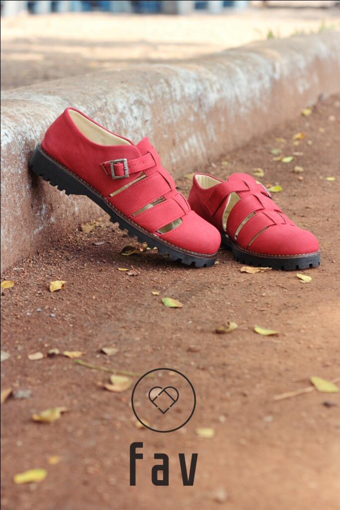 TRAGEN FOOTWEAR & FAV SHOES, BOOTSNYA OK BANGET GAN!!!