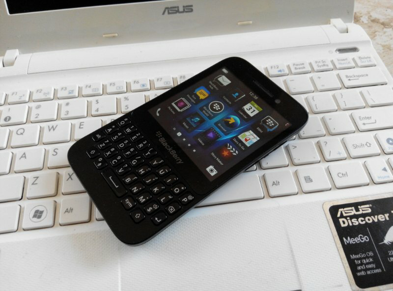 Blackberry Q5 Black Istimewa Semarang