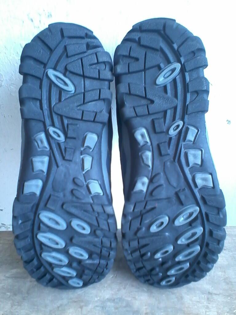 Sepatu running, hiking FOURSENSE