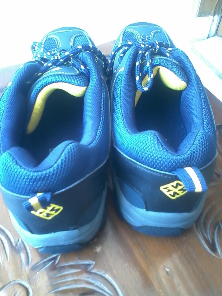 Sepatu running, hiking FOURSENSE