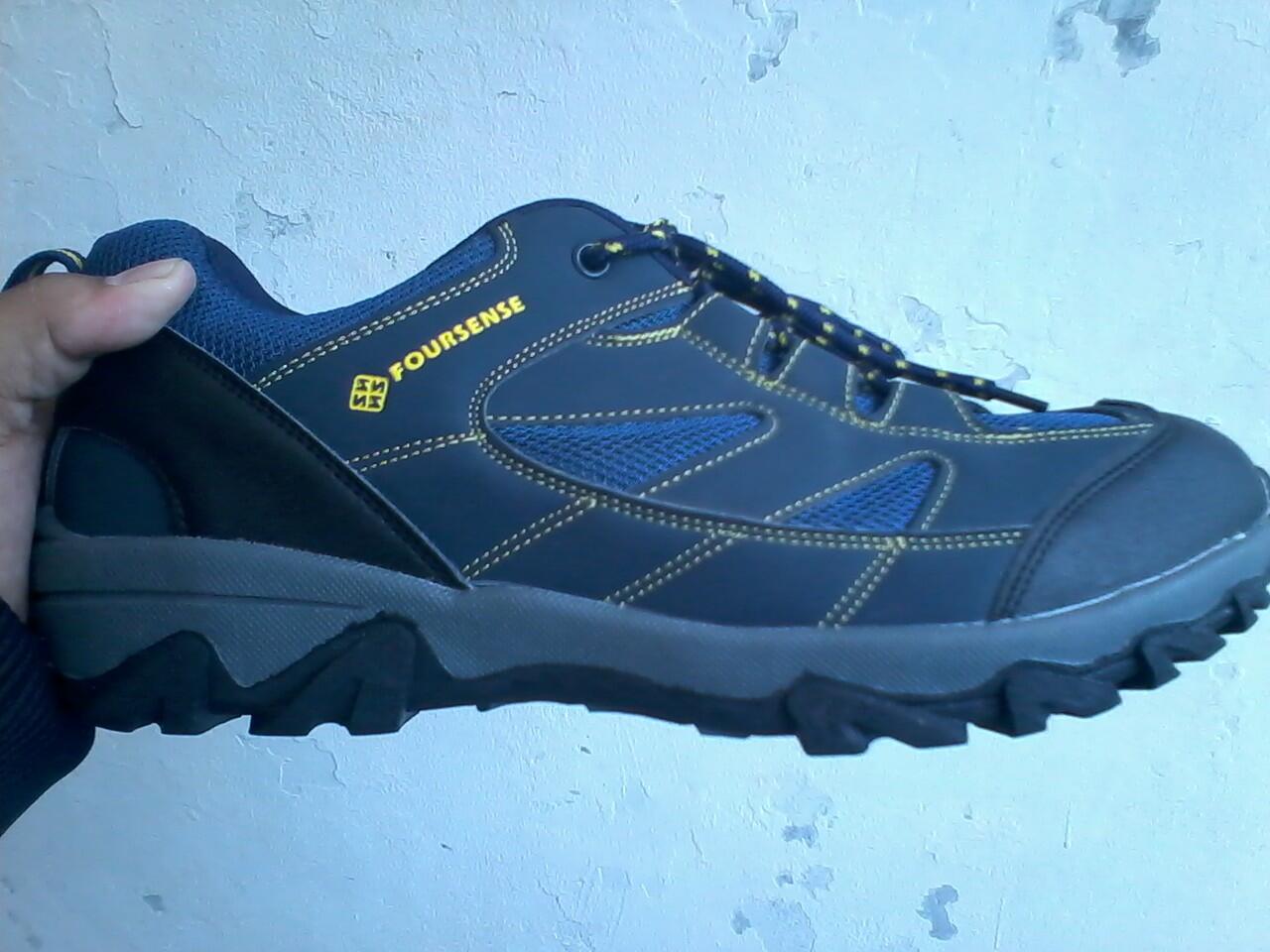 Sepatu running, hiking FOURSENSE