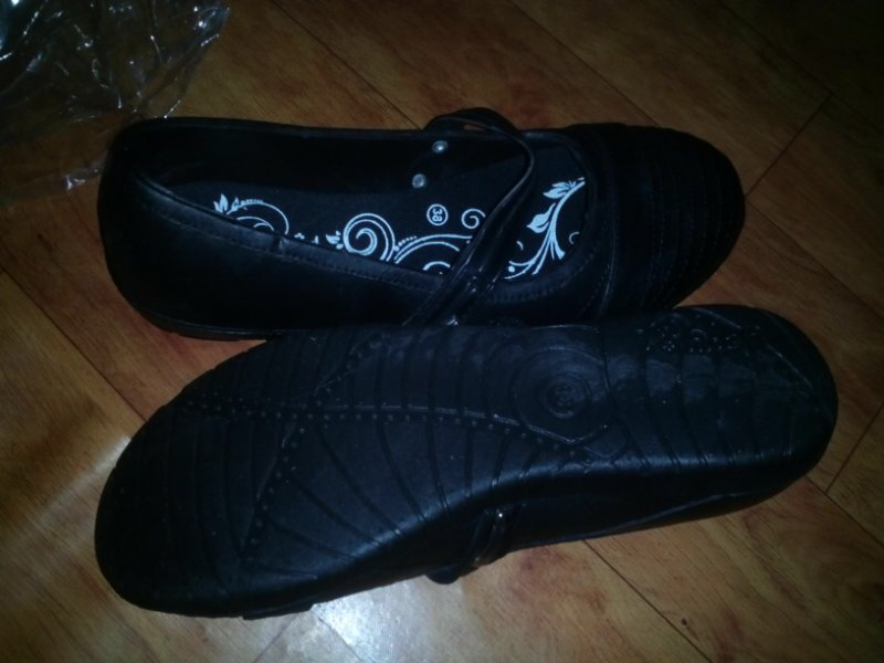 Sepatu Cewek Levu Motif