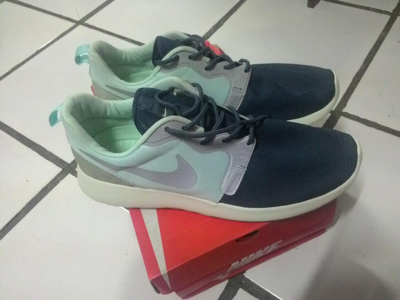 Nike Roshe Run size 43 - Bogor