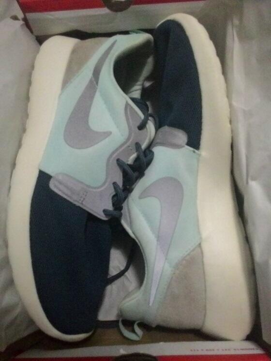Nike Roshe Run size 43 - Bogor