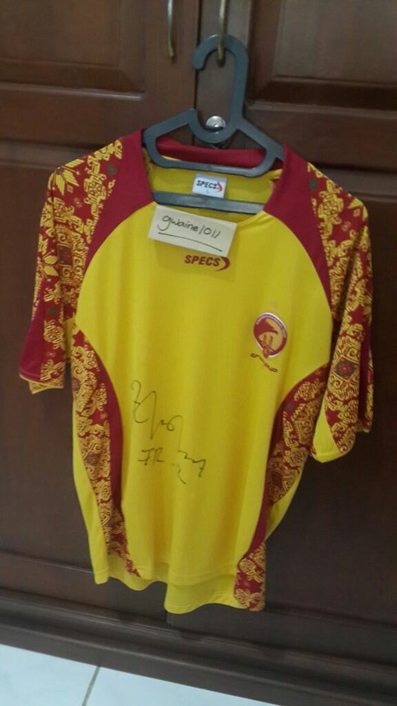 Jersey langka Sriwijaya home 2011-2012 (RARE) -ORIGINAL signed by Feri Rotinsulu