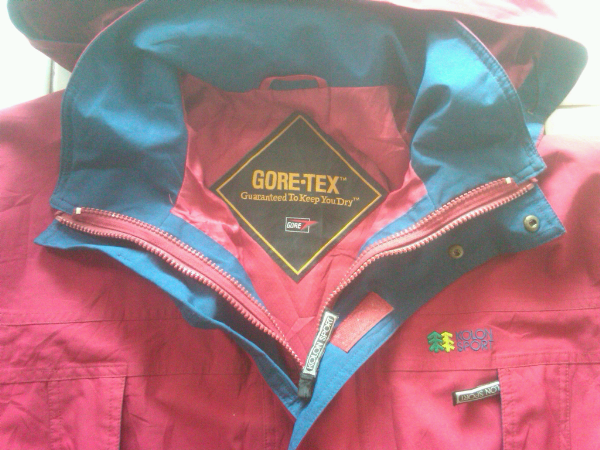 JAKET GORE-TEX KOLON SPORTS, JAKET LA GEAR & SWEATER LEVI'S