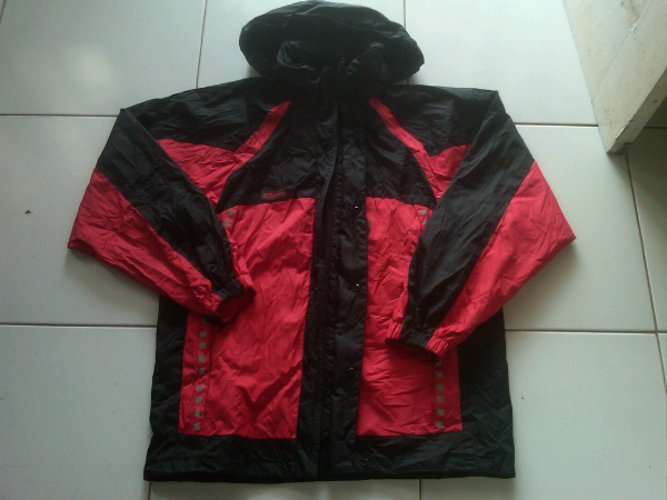 JAKET GORE-TEX KOLON SPORTS, JAKET LA GEAR & SWEATER LEVI'S