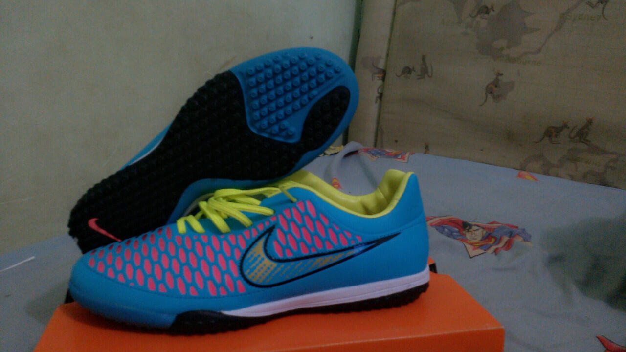 JUAL SEPATU FUTSAL MAGISTA