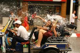 FESTIVAL SONKRAN DI THAILAND