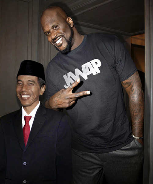 &#91;KASKUS ayo ngaku&#93;Pose Jokowi Saat Difoto Barack Obama, Asli atau Rekayasa?