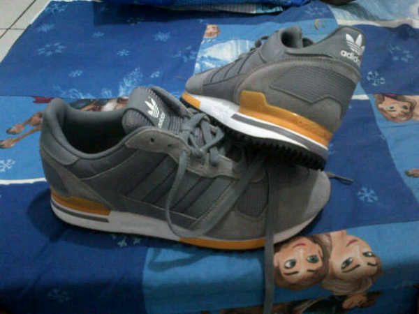 Original Adidas ZX 700