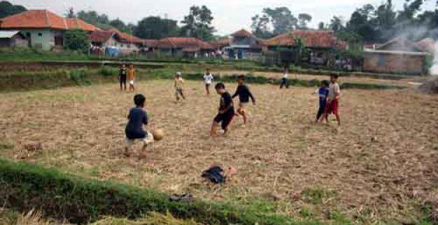 Main Bola semasa Masih Bocah 