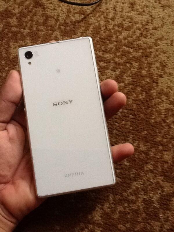 SONY Xperia Z1 white LTE ,lengkap garansi