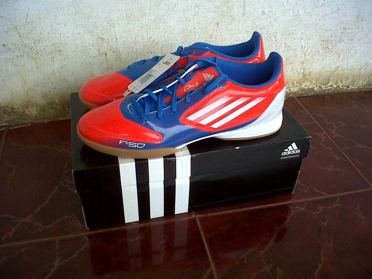 SEPATU FUTSAL & BOLA ADIDAS F10 ORIGINAL. SIZE 42 2/3 & 43 1/3 (CIBINONG)
