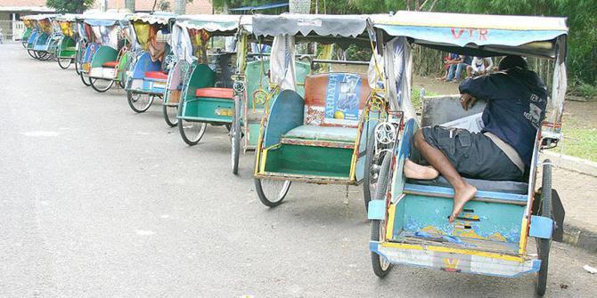 Kelelahan, kakek tua tukang becak tewas mendadak