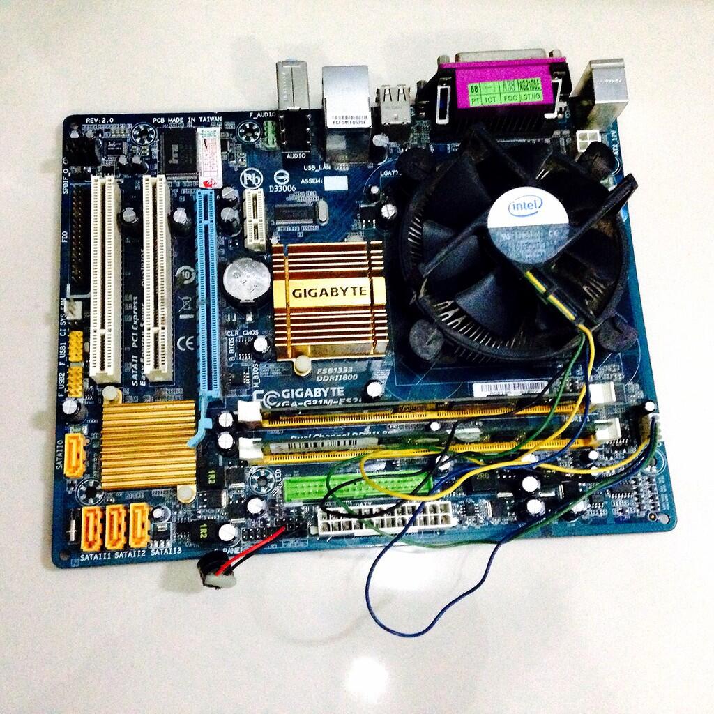 JUAL MOTHERBOARD GIGABYTE G31+INTEL CORE 2 DUO 2,93ghz